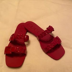 Authentic Gucci sandals . Sz 37 (6.5)